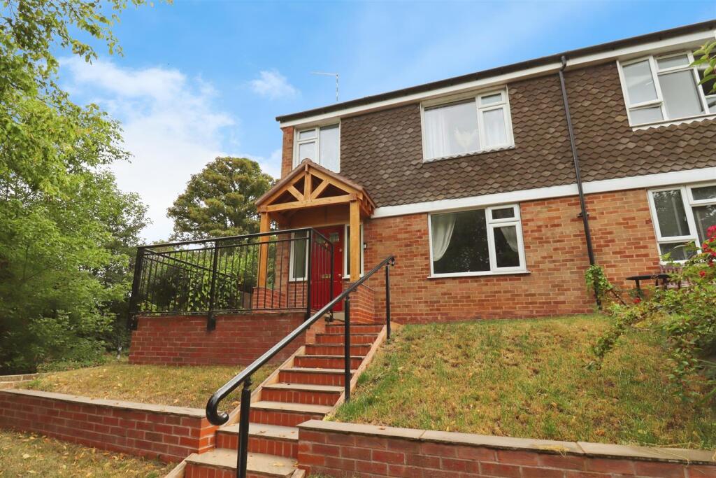 Main image of property: Pound Close, Berkswell, Coventry, CV7 7BA