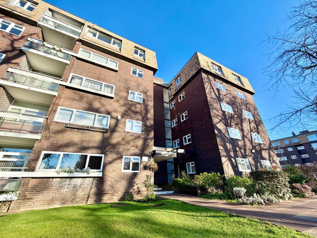 Main image of property: Lodge Close, Edgware, HA8 7RL