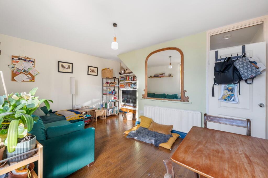 Main image of property: Tottenham Road, London, N1