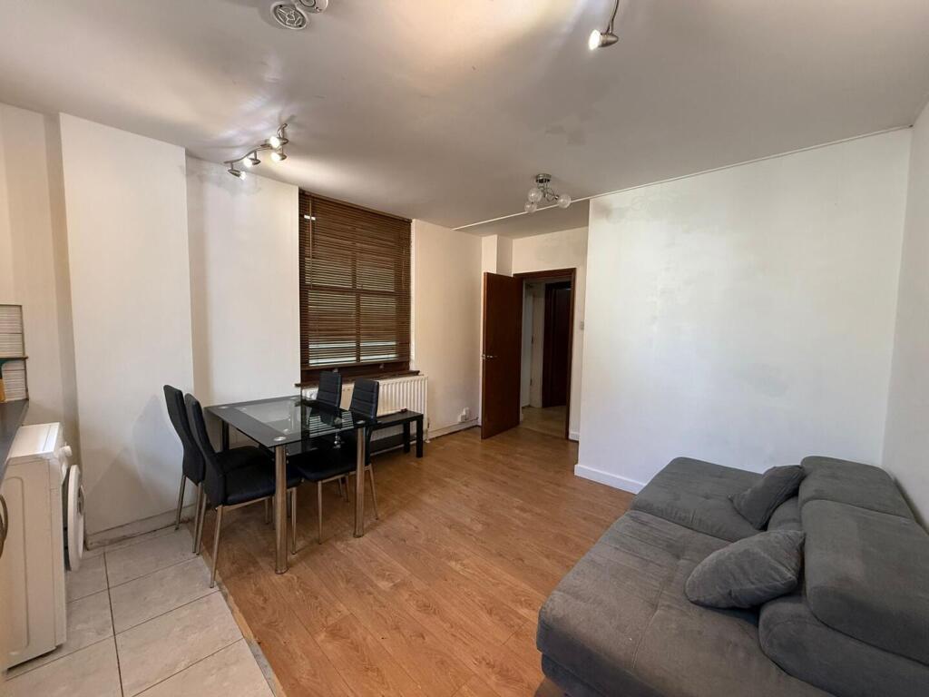 Main image of property: Hendon Lane, Finchley, London