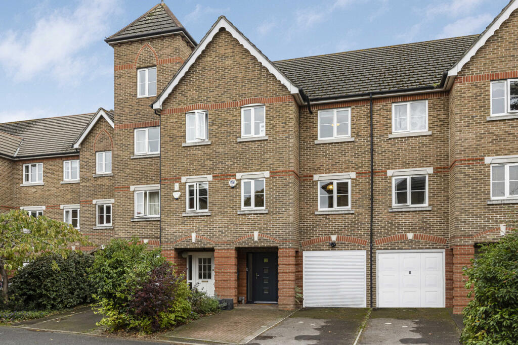 Main image of property: Cintra Close, Reading , RG2
