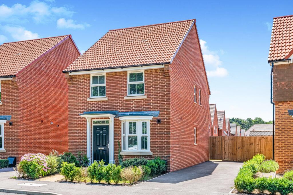 Main image of property: Henry Road, Sarisbury Green, Southampton, SO31