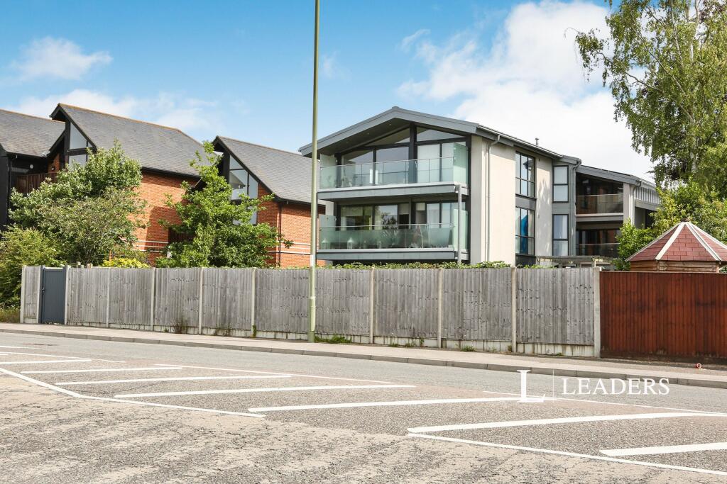 Main image of property: Waters Edge, 312 Old Swanwick Lane, SO31