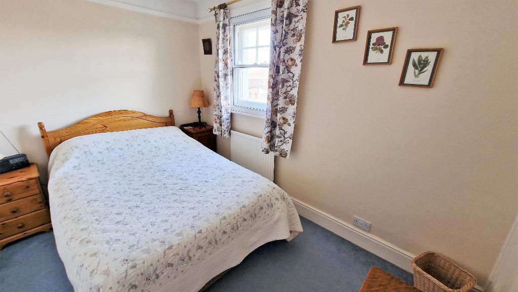 3 bedroom semidetached house for sale in Howgate Road, Bembridge, Isle