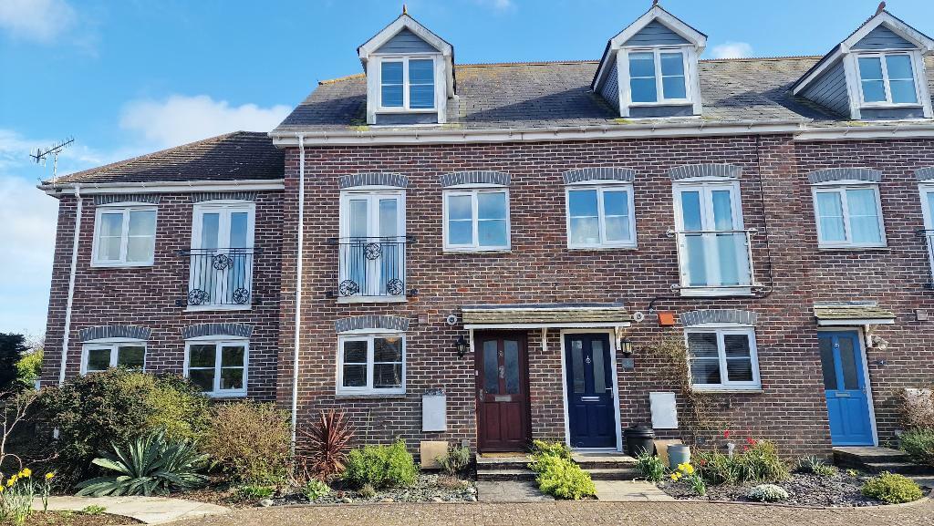 3 bedroom terraced house for sale in Mariners Row, High Street