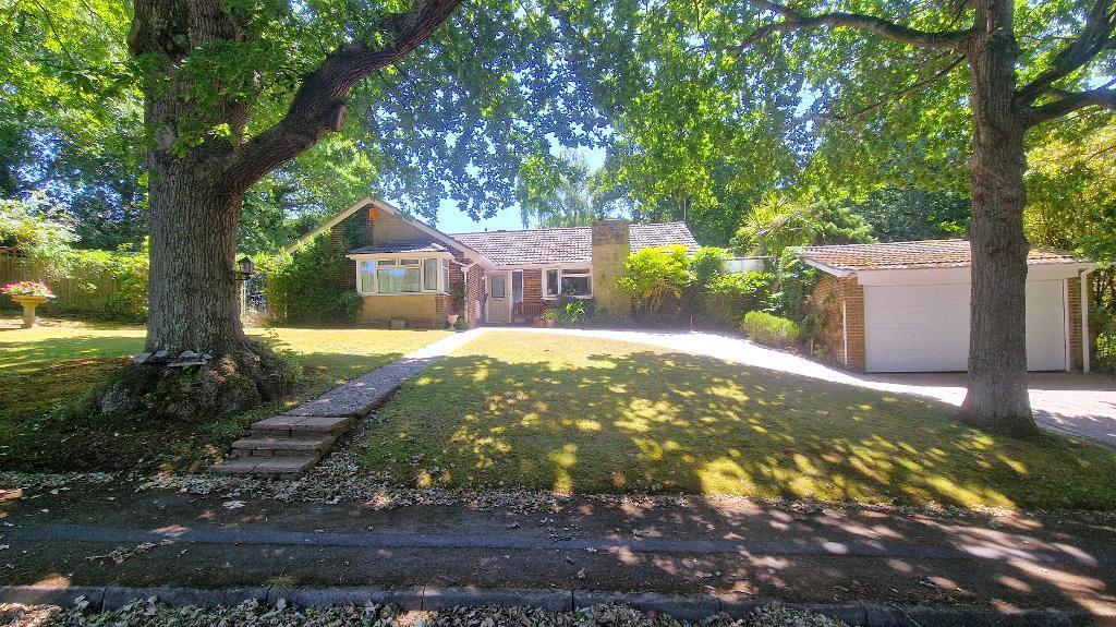 Main image of property: 23 Youngwoods Copse, Alverstone Garden Village, Isle of Wight, PO36 0HJ