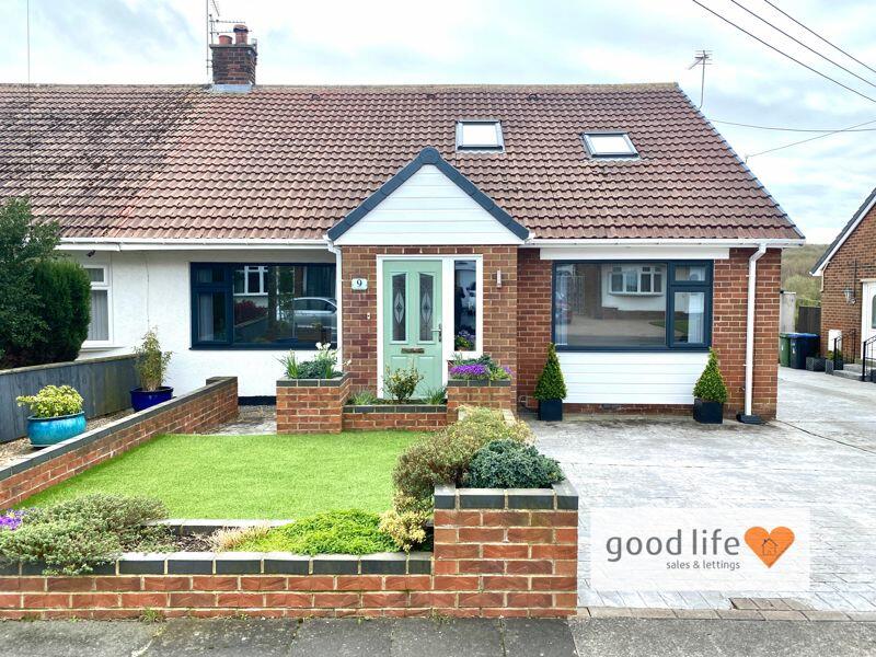 4 bedroom semidetached house for sale in Seaton Grove, Seaham, SR7
