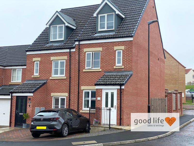 3 bedroom semidetached house for sale in Montanna Close, Newbottle