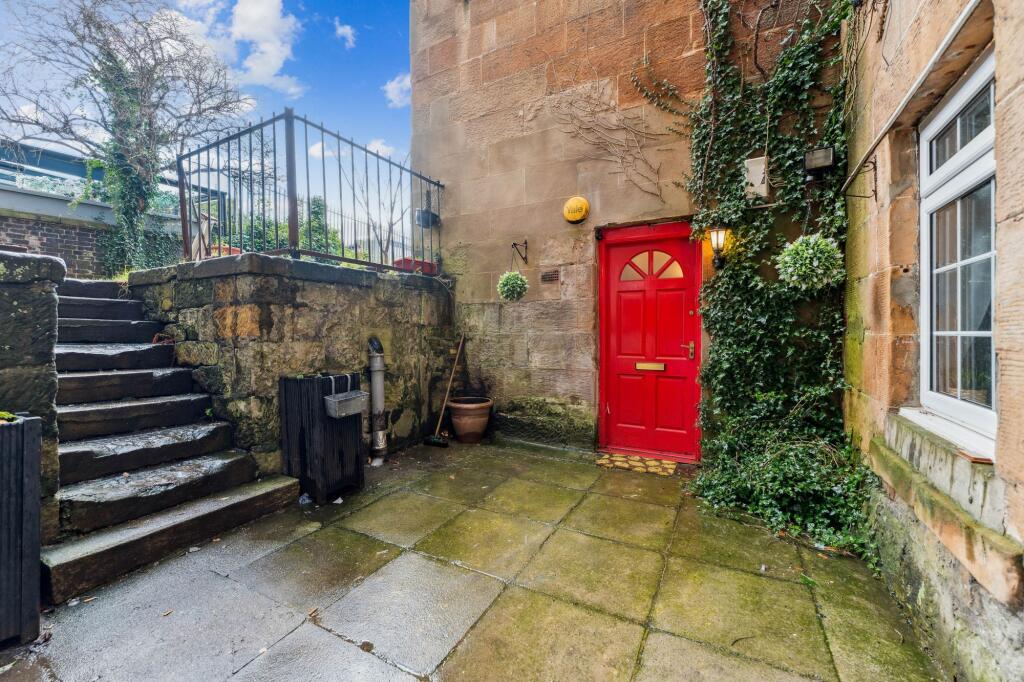 Main image of property: Corunna Street, Basement Flat, Finneston, Glasgow, G3 8NE