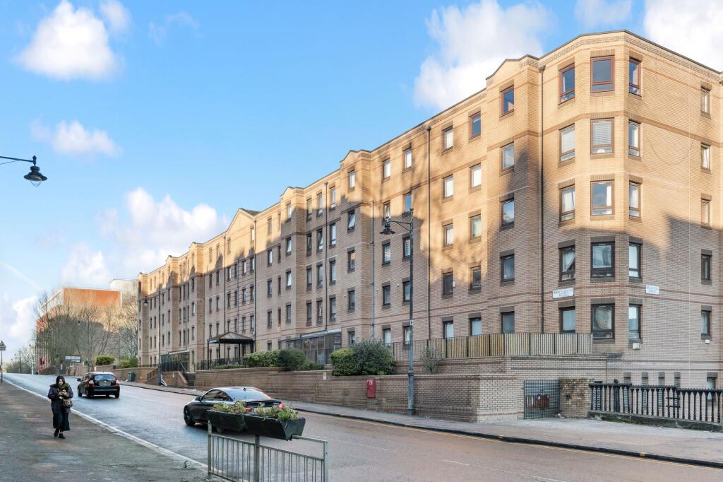 Main image of property: 42 West Graham Street, Flat 3/13, Dalhousie Court, Garnethill, G4 9LH