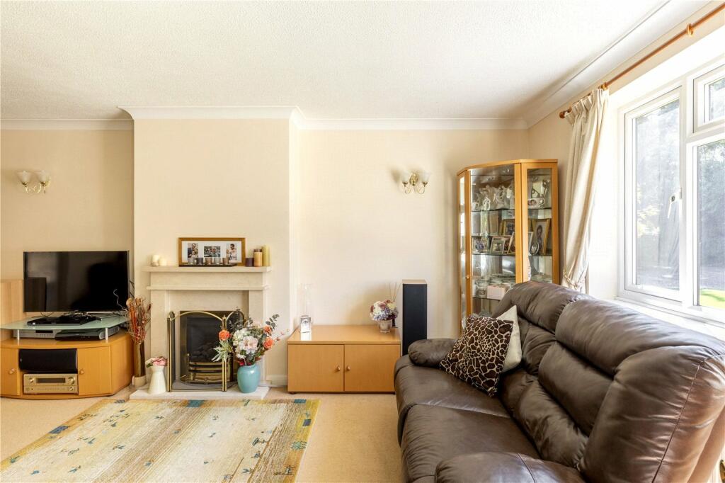 Detached to rent on Friars Field, Northchurch, Berkhamsted