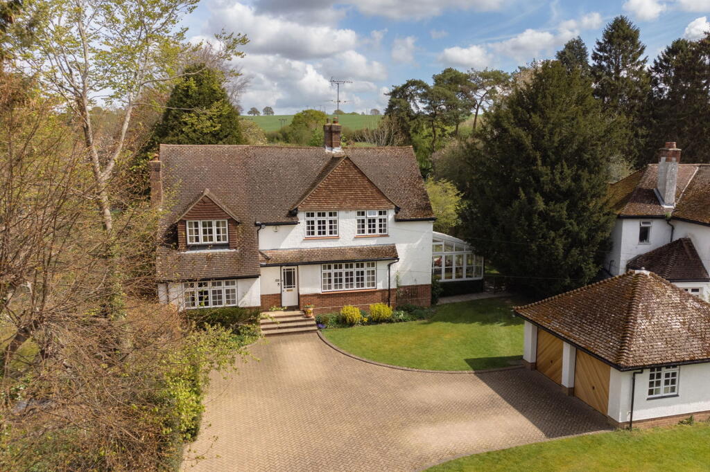 Main image of property: Piccotts End, Hemel Hempstead, Hertfordshire HP1