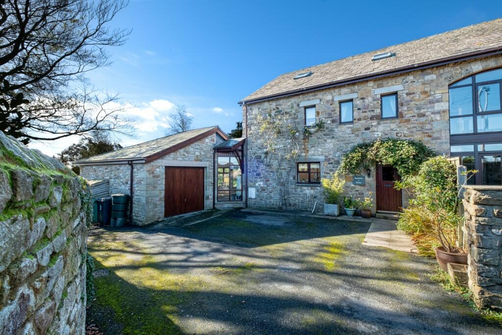 5 bedroom barn conversion for sale in Halton, Lancaster, LA2