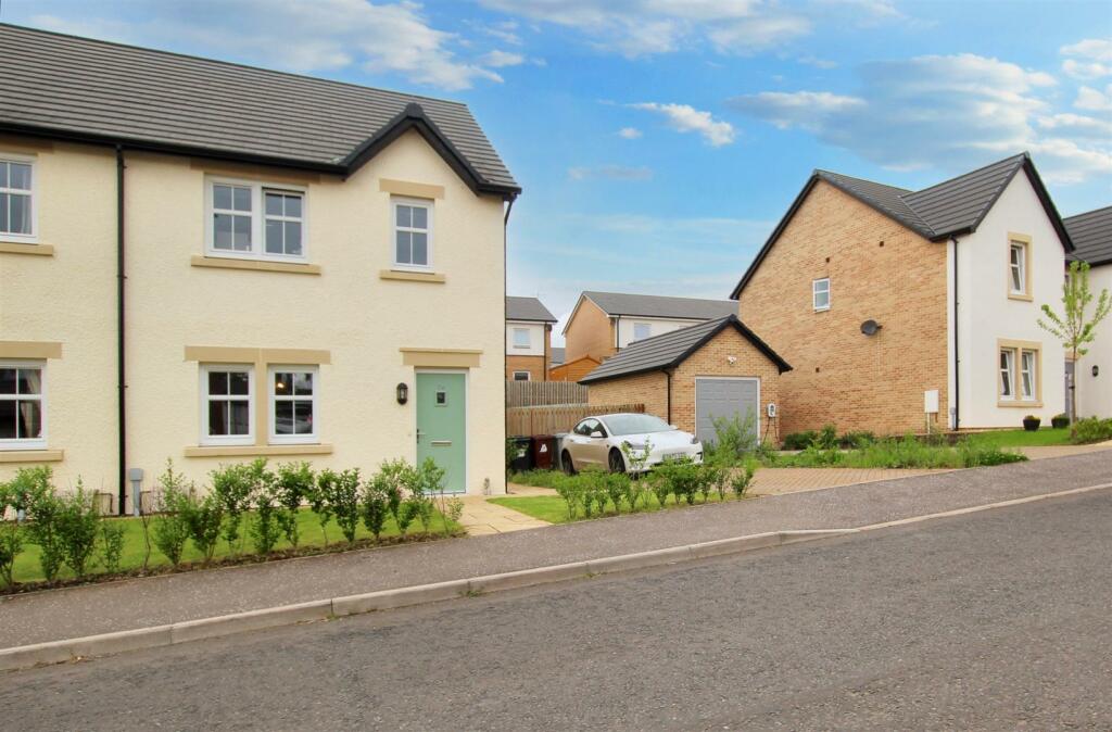 3 bedroom semidetached house for sale in Thorpe Rig, Biggar, ML12