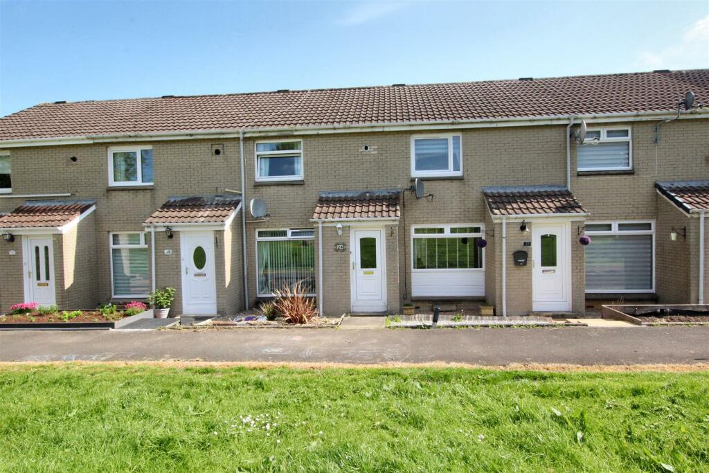 2 bedroom terraced house for sale in Castlehill Crescent, Law, ML8