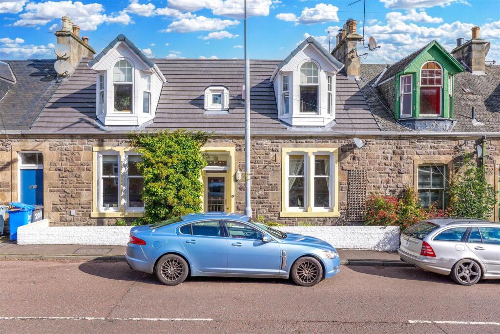 5 bedroom terraced house