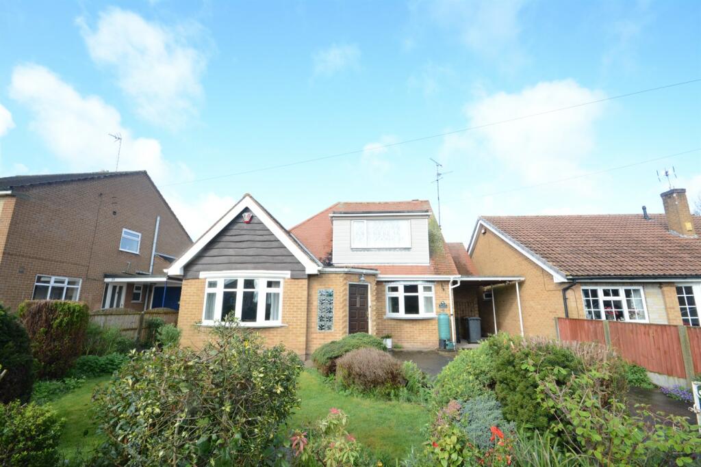 3 bedroom bungalow for sale in Moor Road, Calverton. NG14