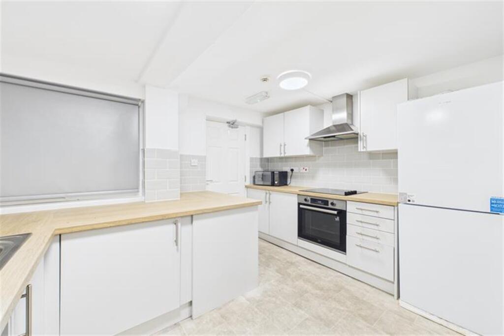 Main image of property: Lindley Street, NG18