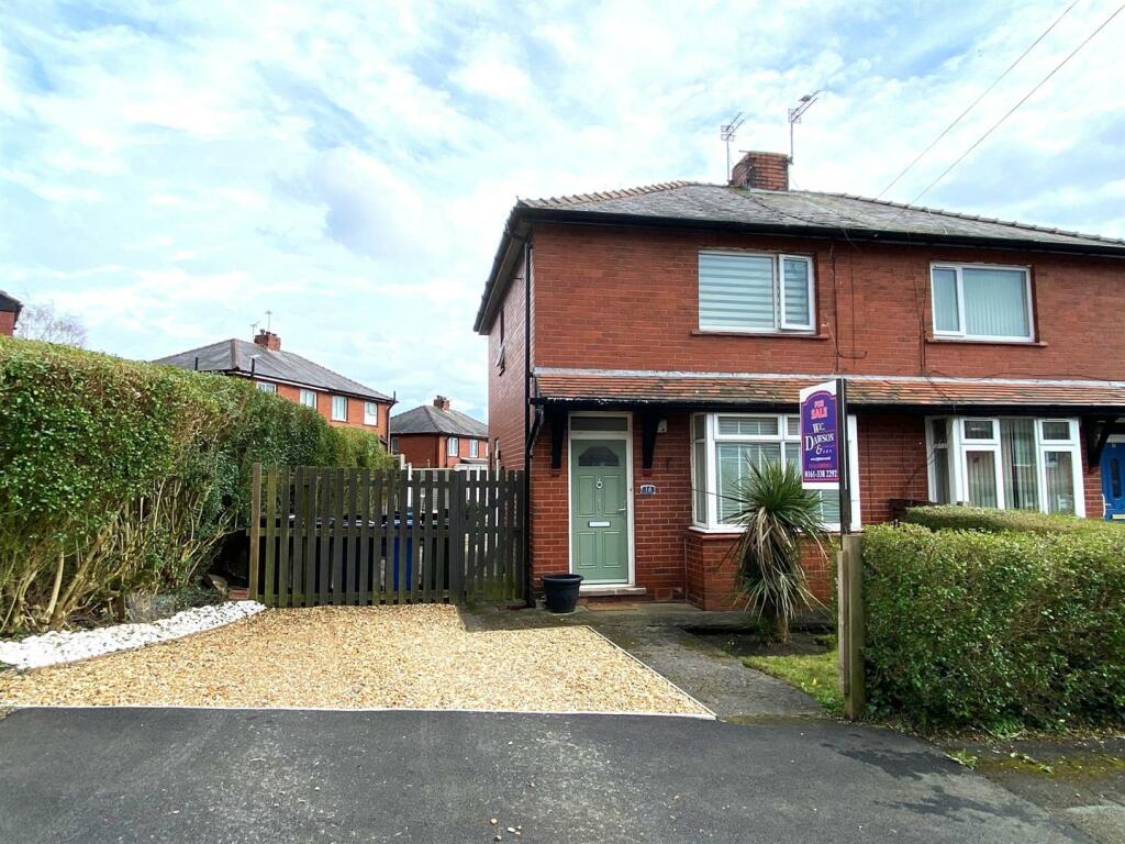 2 bedroom semidetached house for sale in Hartshead Avenue, Stalybridge