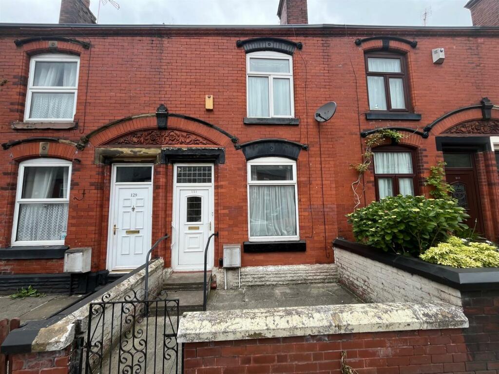 3 bedroom terraced house for sale in Henrietta Street, AshtonUnder