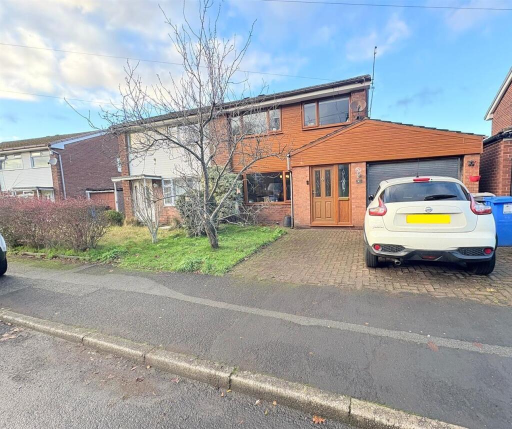 Main image of property: Hawthorn Drive, Stalybridge