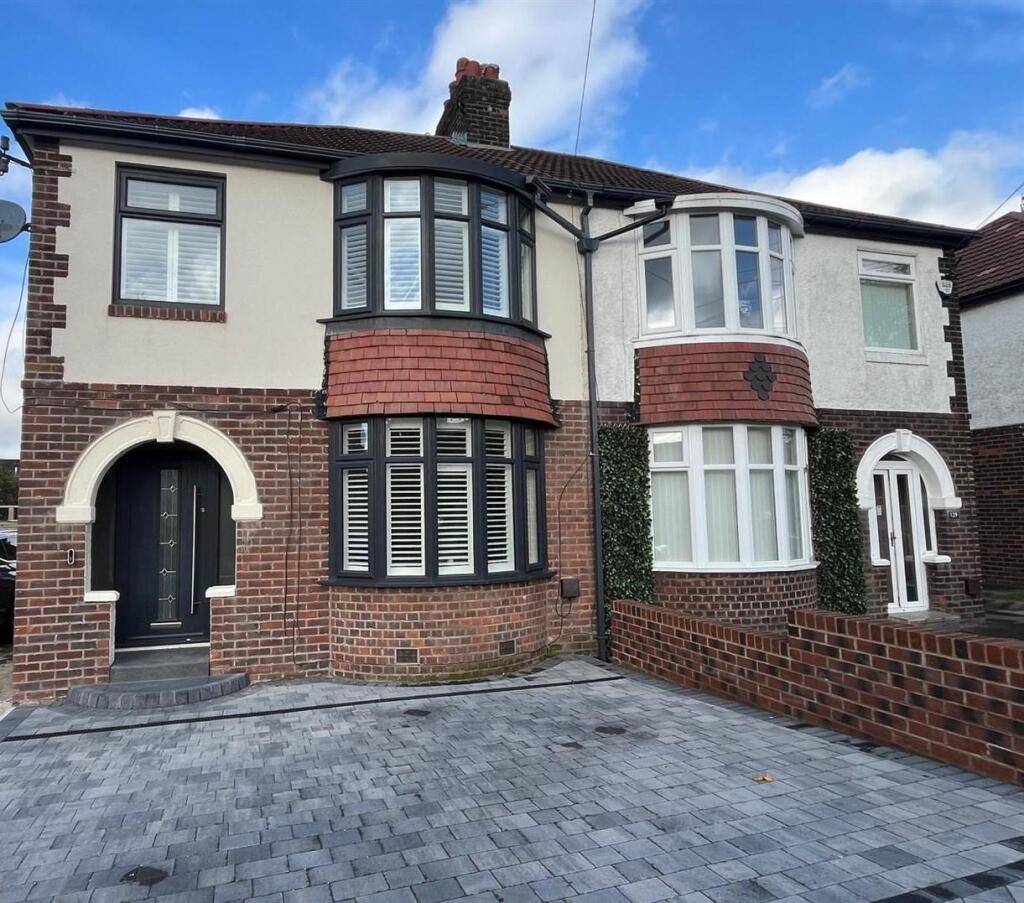 Main image of property: Huddersfield Road, Stalybridge