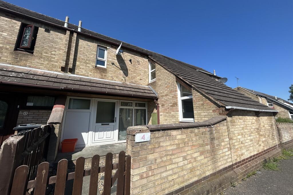 Main image of property: 3 bedroom Terraced House in Basildon
