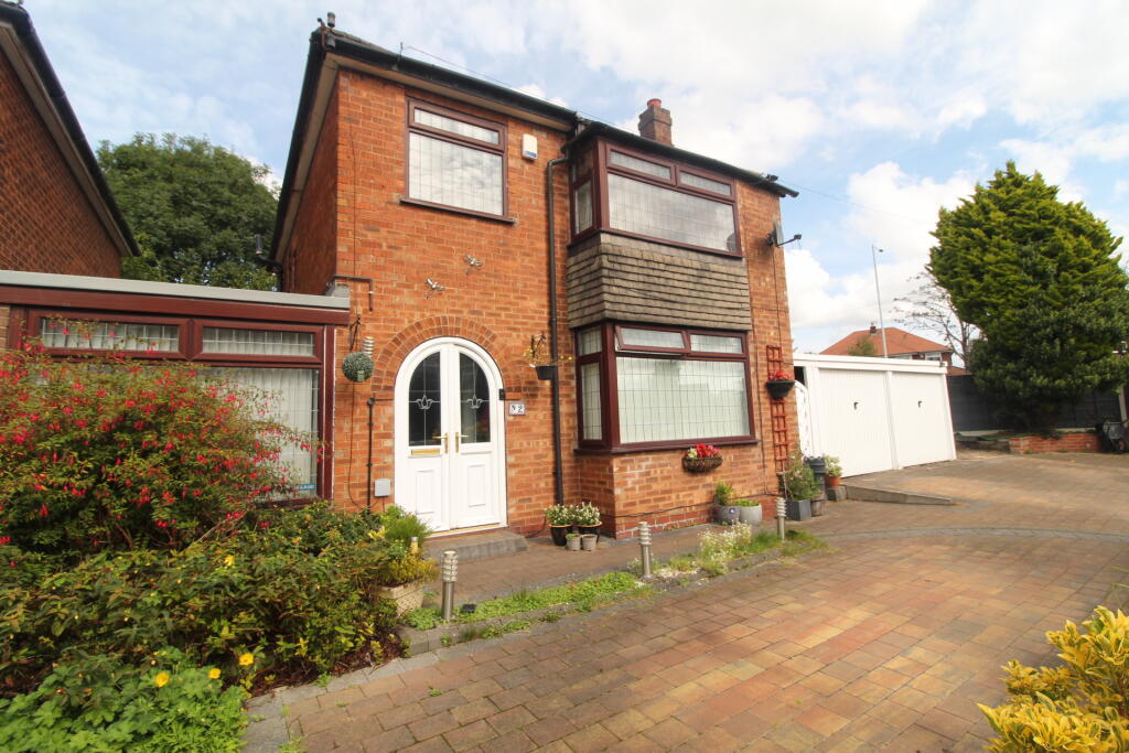 3 bedroom detached house for sale in Clapgate, Romiley, SK6
