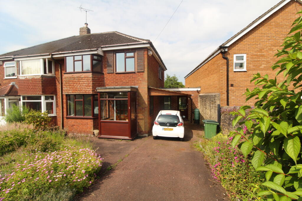 3 bedroom semidetached house for sale in Hollins Green Road, Marple, SK6