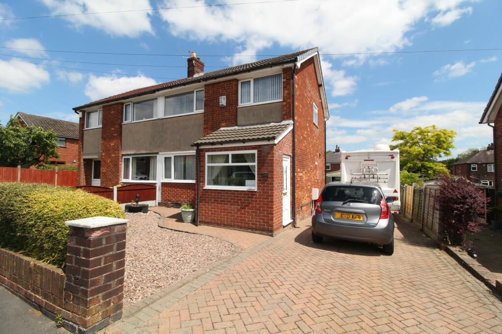 3 bedroom semidetached house for sale in Alderley Drive, Bredbury, SK6