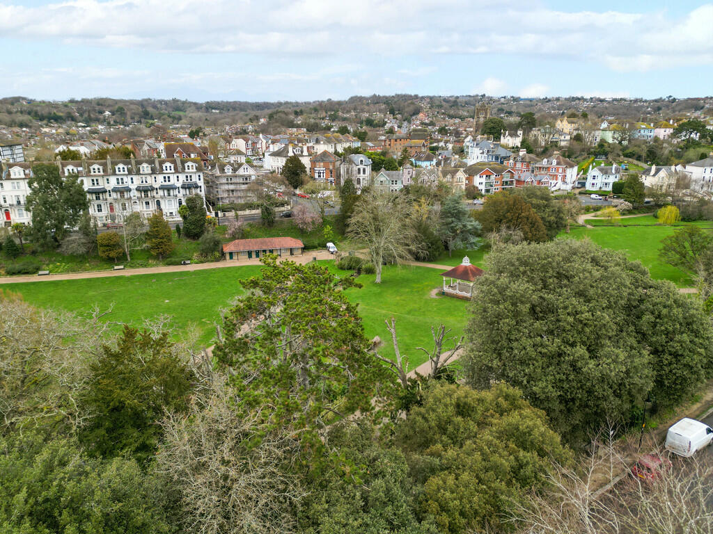 4 bedroom detached house for sale in Lower Park Road, Hastings, East