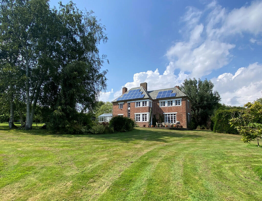 Main image of property: Saltbarn Lane, Playden, Near Rye, East Sussex TN31 7PH