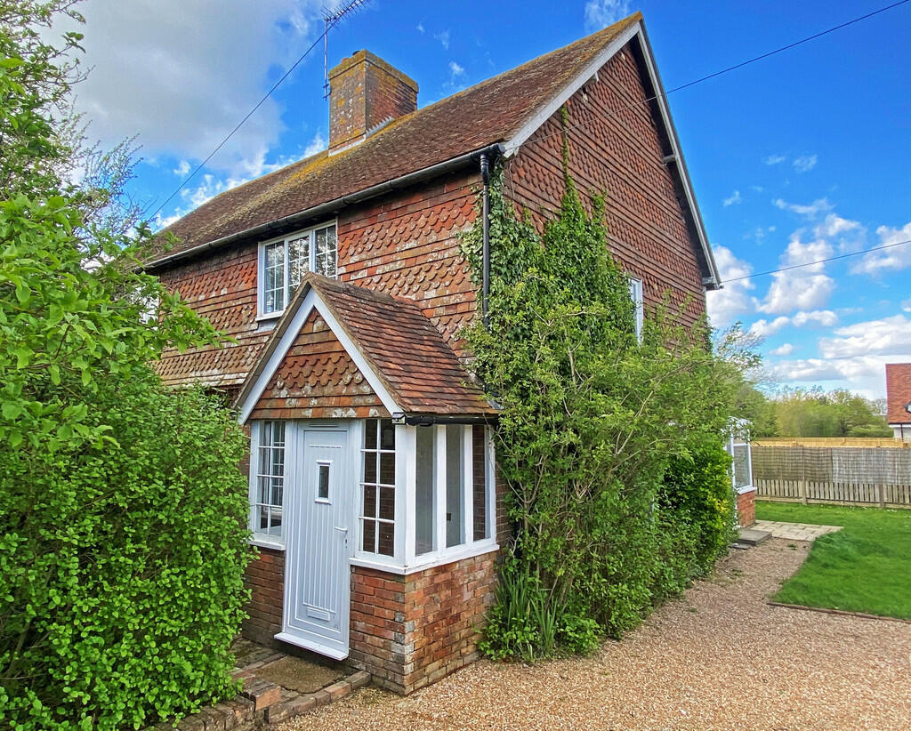 3 bedroom semidetached house for sale in Ashford Road, Bethersden