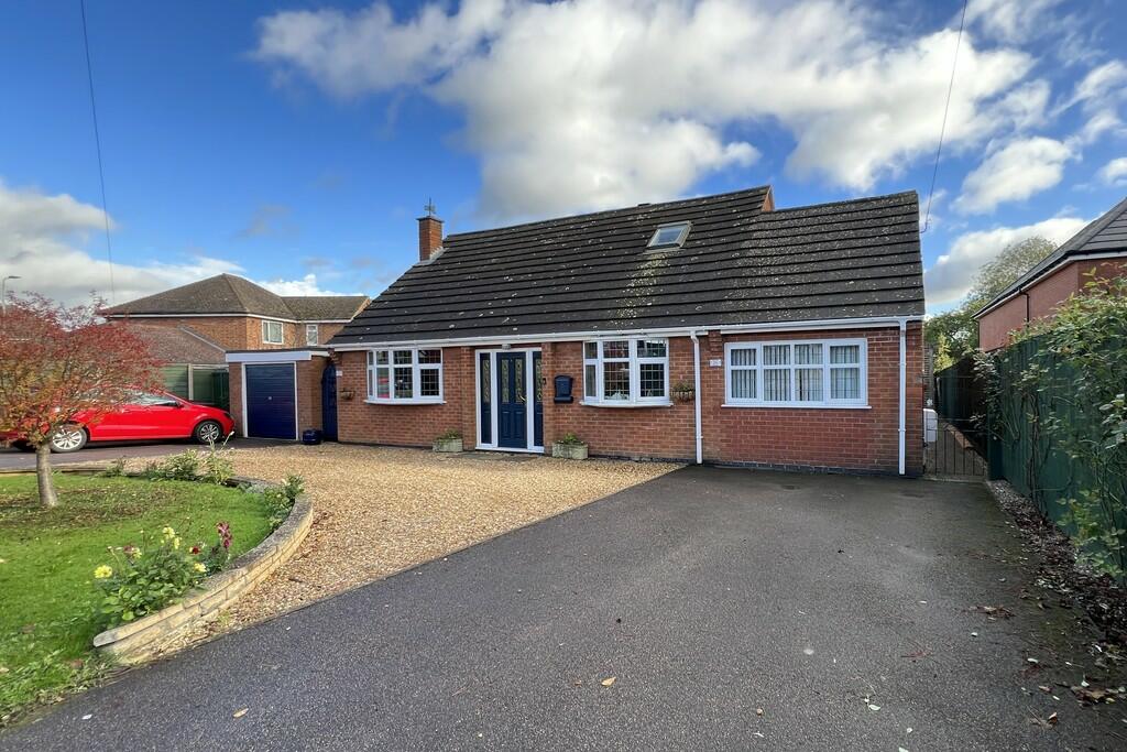 5 bedroom detached bungalow for sale in Scalford Road, Melton Mowbray, LE13