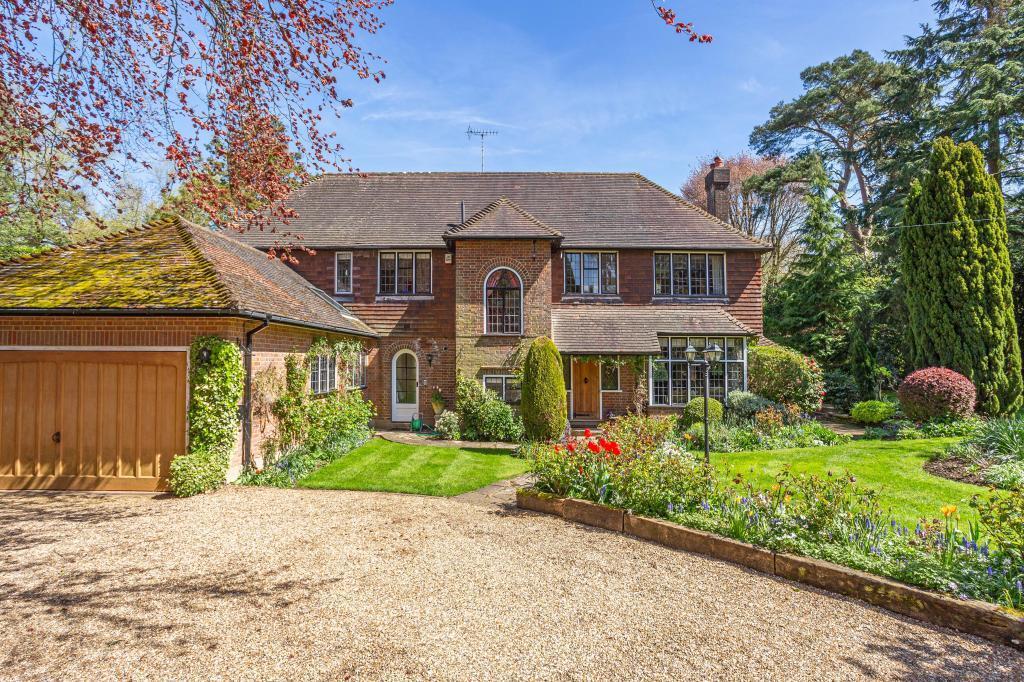 Main image of property: Bushfield Road, Bovingdon, Hemel Hempstead, Hertfordshire, HP3