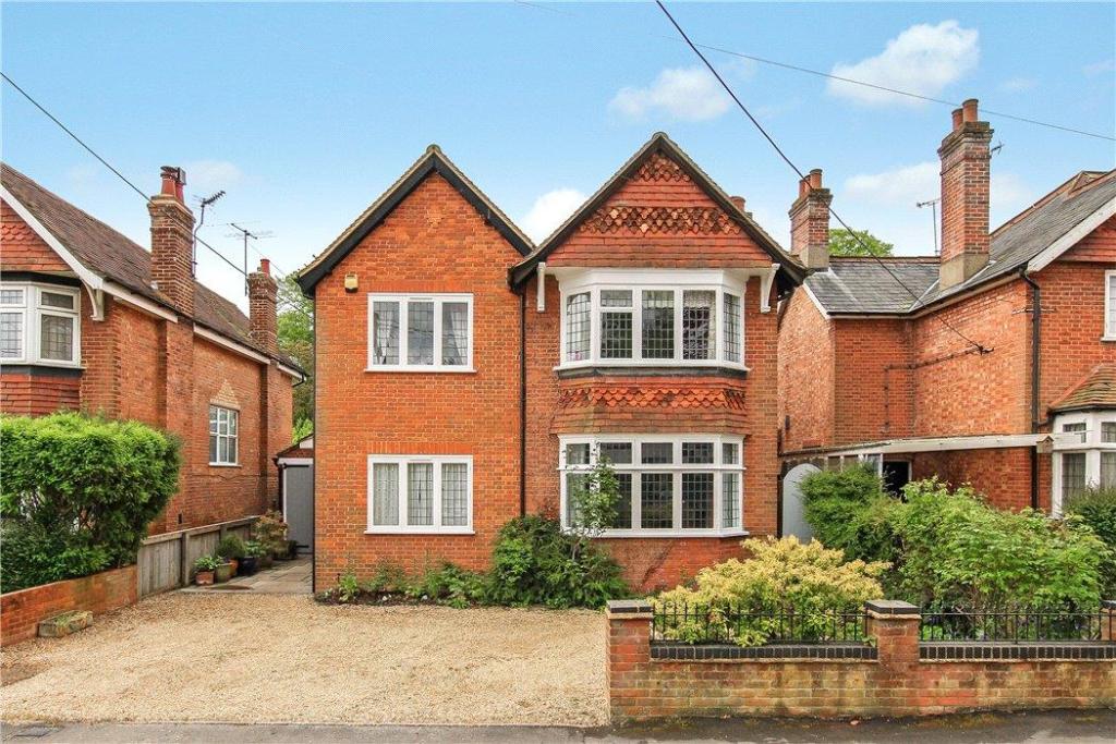 4 bedroom detached house for sale in Perry Street, Wendover