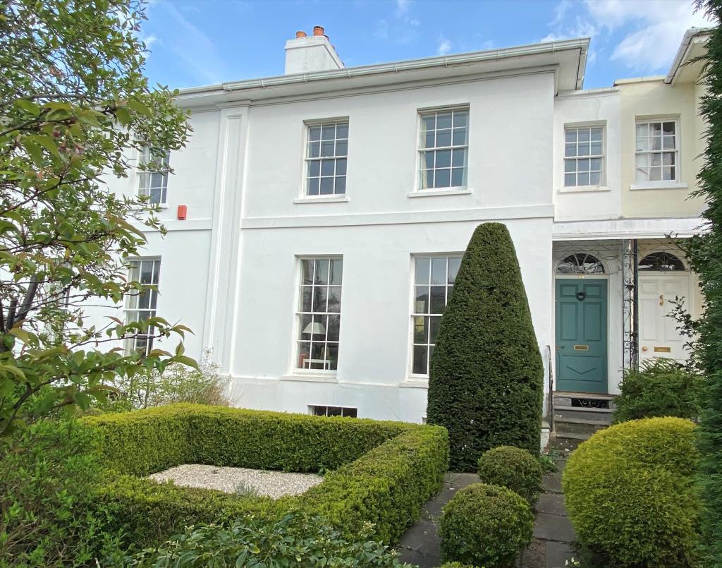 3 bedroom house for sale in park place, cheltenham, gloucestershire, gl50