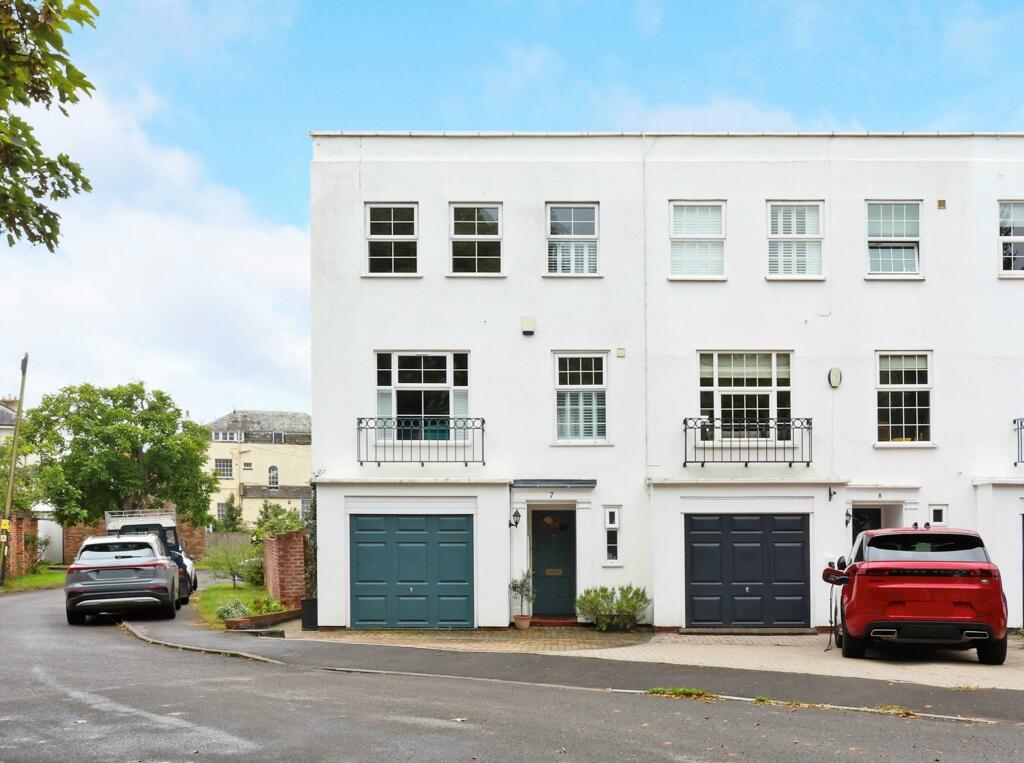 4 bedroom end of terrace house for sale in Skillicorne Mews, Queens Road, Cheltenham, Gloucestershire, GL50
