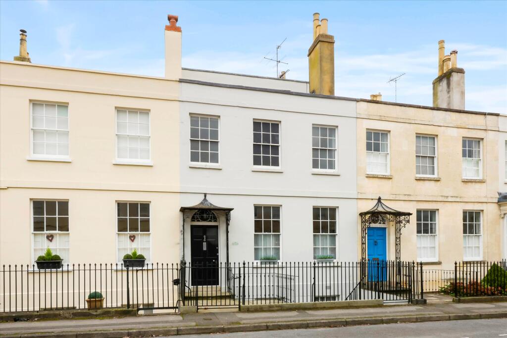 Main image of property: Oxford Street, Cheltenham, Gloucestershire, GL52