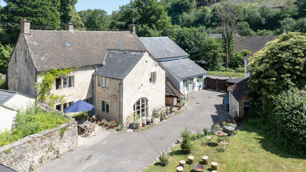 Main image of property: Chalford, Stroud, Gloucestershire, GL6