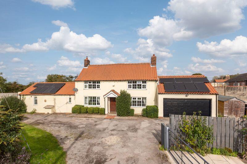 5 bedroom detached house for sale in Water Lane, Sherburn, Malton, YO17