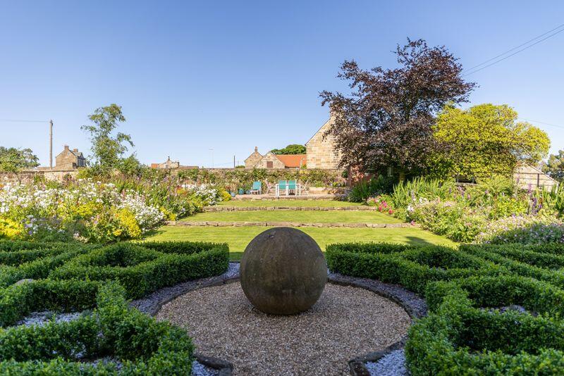 6 bedroom detached house for sale in Aislaby, Whitby, YO21