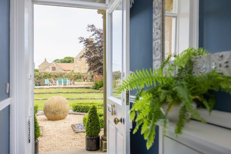 6 bedroom detached house for sale in Aislaby, Whitby, YO21