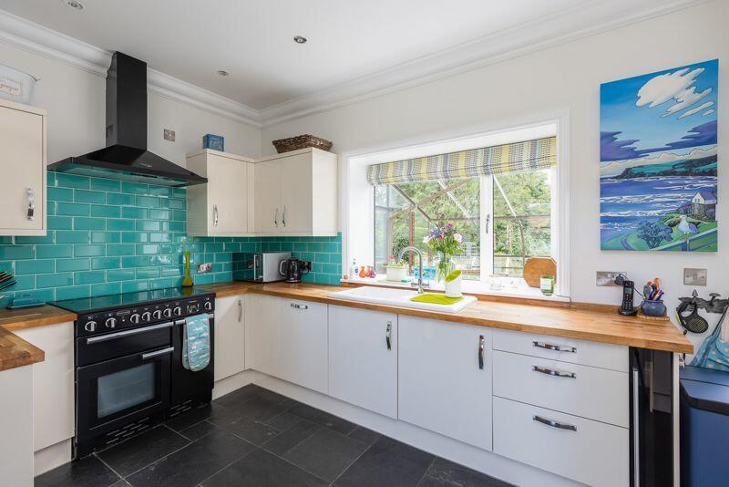 6 bedroom detached house for sale in Aislaby, Whitby, YO21