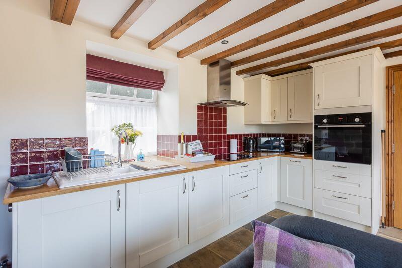 6 bedroom detached house for sale in Aislaby, Whitby, YO21