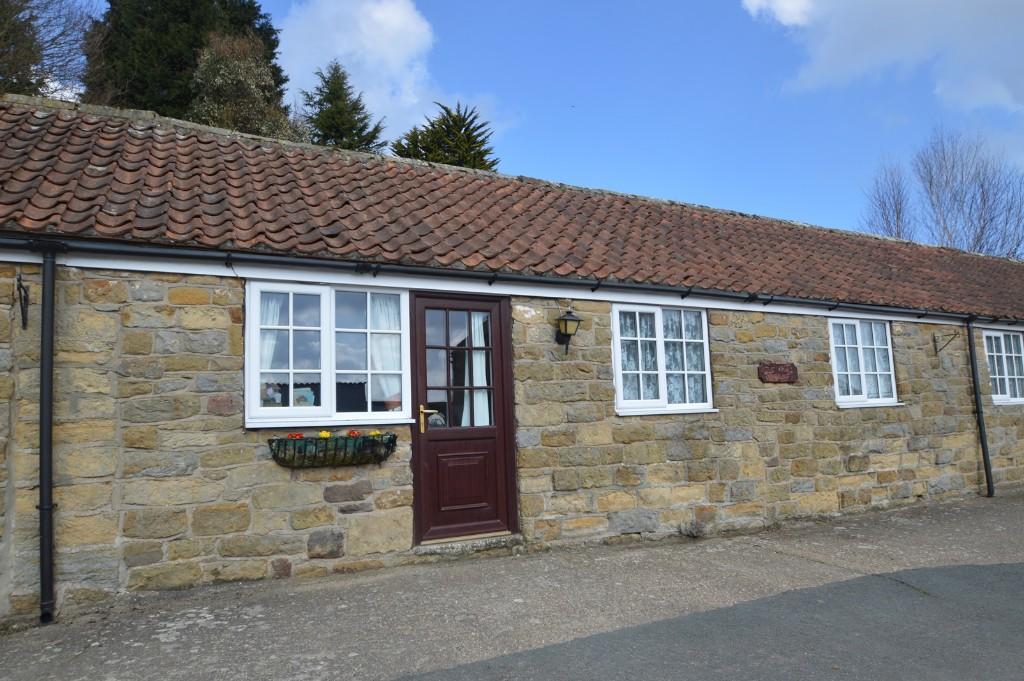 6 bedroom detached house for sale in Scalby, Scarborough, North