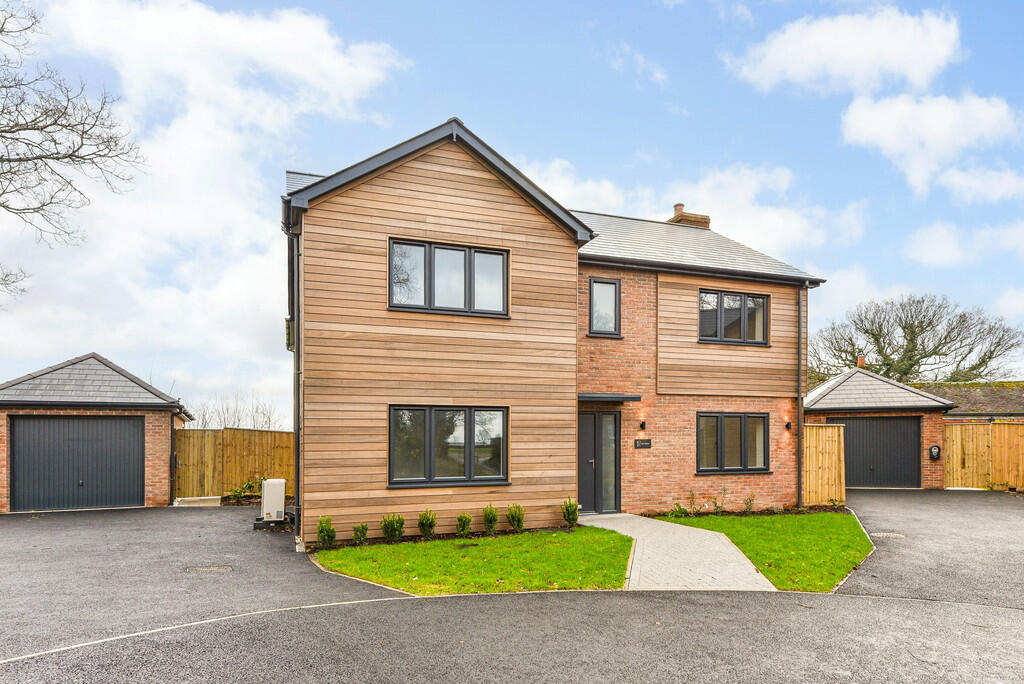 4 bedroom detached house for sale in The Street, Binsted, GU34