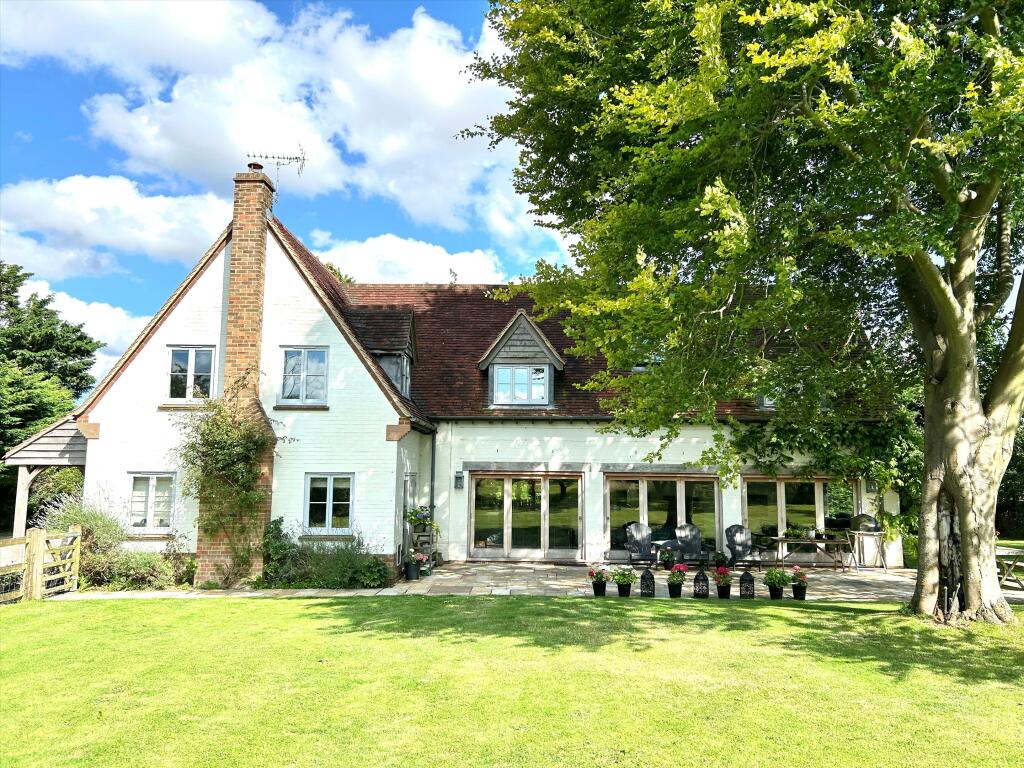 4 bedroom detached house for sale in Reading Road, Cholsey, Wallingford