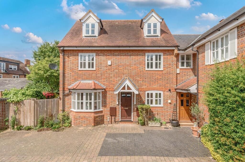 Main image of property: Bell Street Mews, Henley-on-Thames, Oxfordshire, RG9