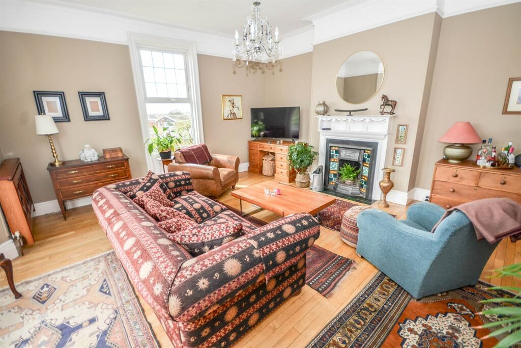 3 bedroom flat for sale in Sunderland Road, South Shields, NE34